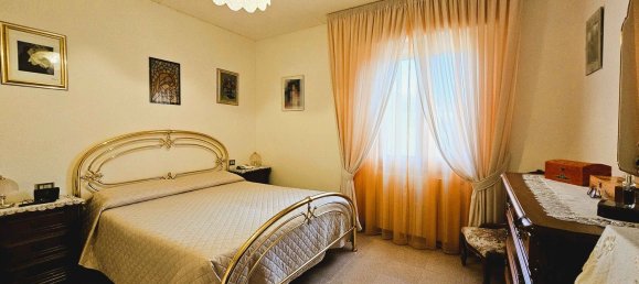 6 rooms Apartment in Arezzo, Italy No. 70402 10