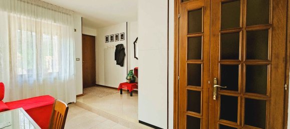 6 rooms Apartment in Arezzo, Italy No. 70402 2