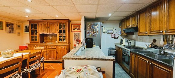 6 rooms Apartment in Arezzo, Italy No. 70402 21