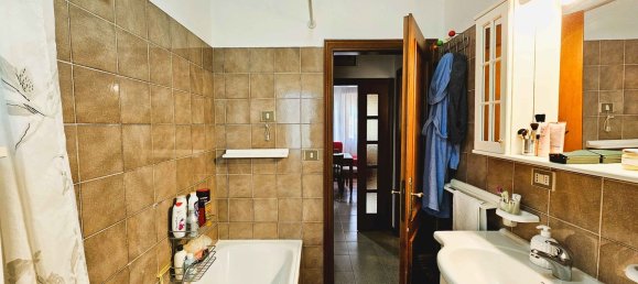 6 rooms Apartment in Arezzo, Italy No. 70402 25