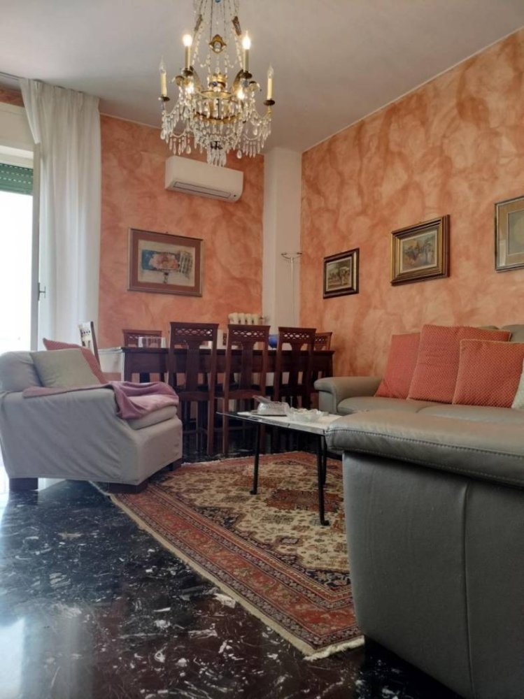 Apartamento de 3 dormitorios en Parma, Italy No. 225840
