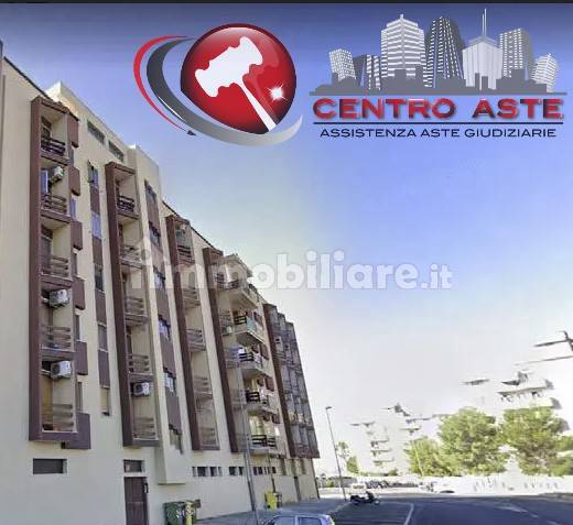 Apartamento de 5 dormitorios en Taranto, Italy No. 221011