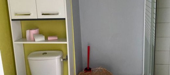 Studio à Tours, France No. 327665 3