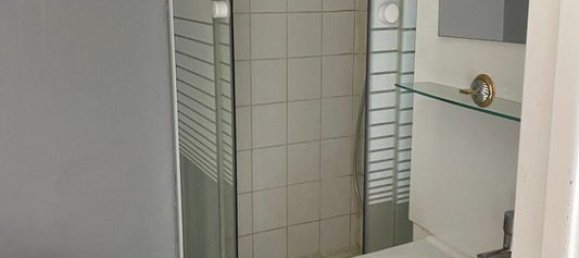 Studio à Tours, France No. 327665 4