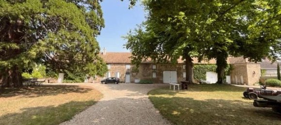 Casa de 5 dormitorios en Beaune, France No. 258672 9