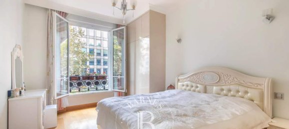 Квартира с 3 спальнями в Париж, Франция № 184757 9