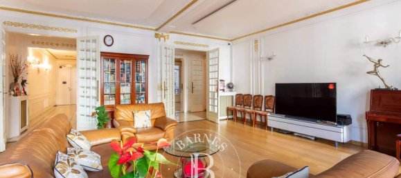 Квартира с 3 спальнями в Париж, Франция № 184757 2