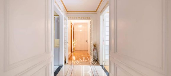 Квартира с 3 спальнями в Париж, Франция № 184757 12