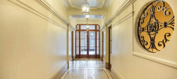 Квартира с 3 спальнями в Париж, Франция № 184757 20