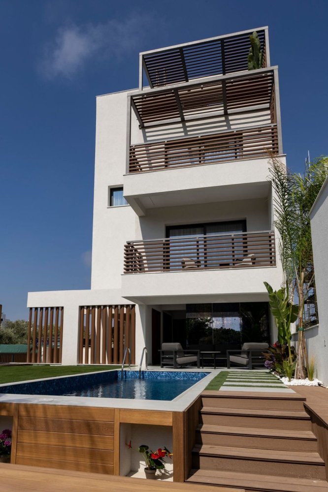 3 bedrooms Villa in Limassol, Cyprus No. 33679