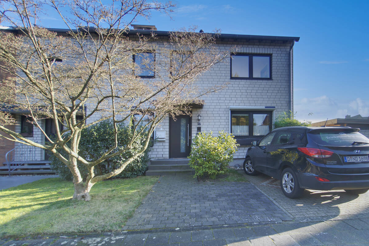 Adosado de 3 dormitorios en Mettmann, Germany No. 261677