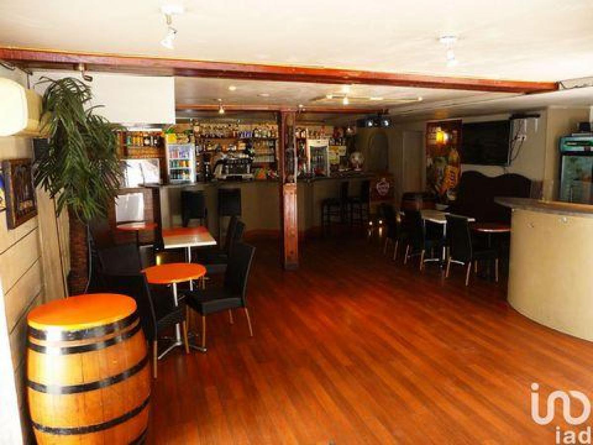 80m² Factory in Pau, France No. 18533