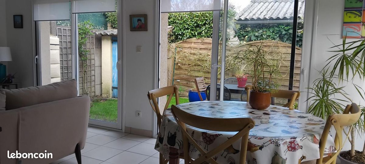 Moradia em banda T2 em Laval, France N.º 98937