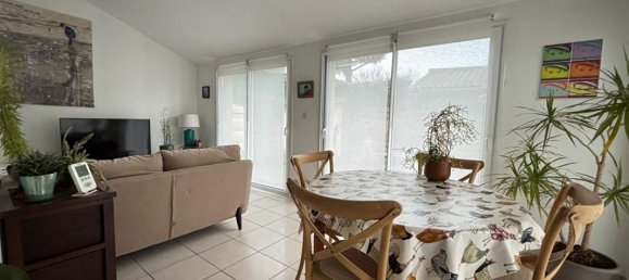 Moradia em banda T2 em Laval, France N.º 98937 5