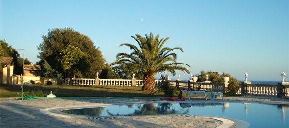 5 chambres villa à vendre à Corfu, Central Corfu and Diapontian Islands, Corfu, Ionian Islands, Peloponnese, Western Greece and the Ionian, Greece № 7651 6