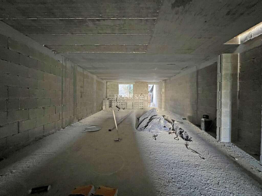 137m² Shop in Birkirkara, Malta No. 13474