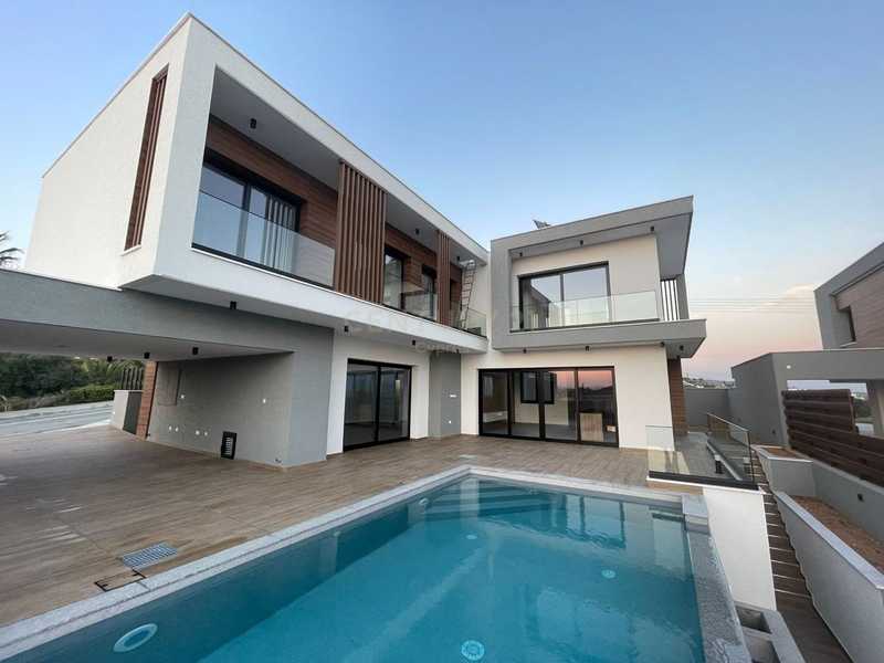 5 bedrooms Villa in Agios Athanasios, Cyprus No. 18934