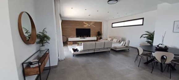 5 bedrooms Villa in Agios Athanasios, Cyprus No. 18934 3