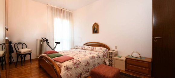 3-salle Appartement à Brugherio, Italy No. 36855 16