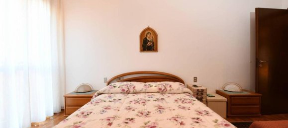 3-salle Appartement à Brugherio, Italy No. 36855 10