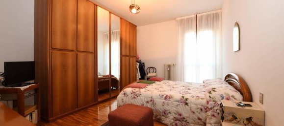 3-salle Appartement à Brugherio, Italy No. 36855 13
