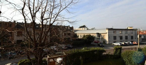 3-salle Appartement à Brugherio, Italy No. 36855 36