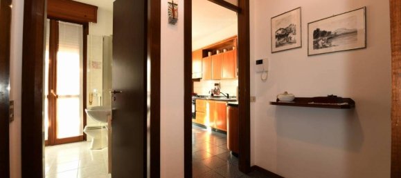 3-salle Appartement à Brugherio, Italy No. 36855 8