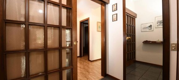 3-salle Appartement à Brugherio, Italy No. 36855 7