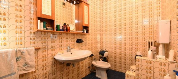 3-salle Appartement à Brugherio, Italy No. 36855 26