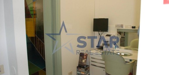 Коммерческая недвижимость с 2 комнатами в Чинизелло Бальсамо, Италия № 184131 9