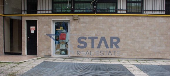 Коммерческая недвижимость с 2 комнатами в Чинизелло Бальсамо, Италия № 184131 20