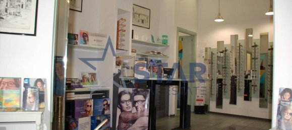 Коммерческая недвижимость с 2 комнатами в Чинизелло Бальсамо, Италия № 184131 11