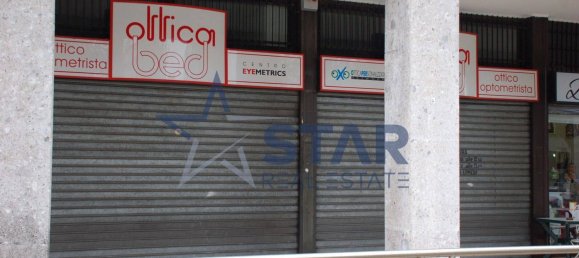 Коммерческая недвижимость с 2 комнатами в Чинизелло Бальсамо, Италия № 184131 3