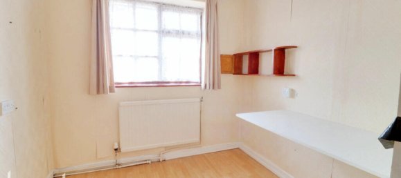 3 bedrooms House in Hayes, United Kingdom No. 5045 9