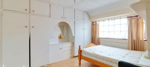 3 bedrooms House in Hayes, United Kingdom No. 5045 8