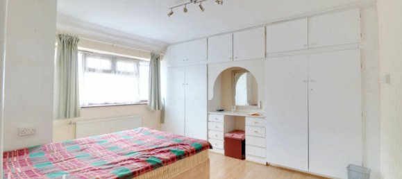 3 bedrooms House in Hayes, United Kingdom No. 5045 7