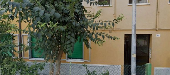 4 rooms Apartment in Modena, Italy No. 297864 2