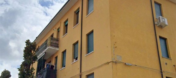 4 rooms Apartment in Modena, Italy No. 297864 9