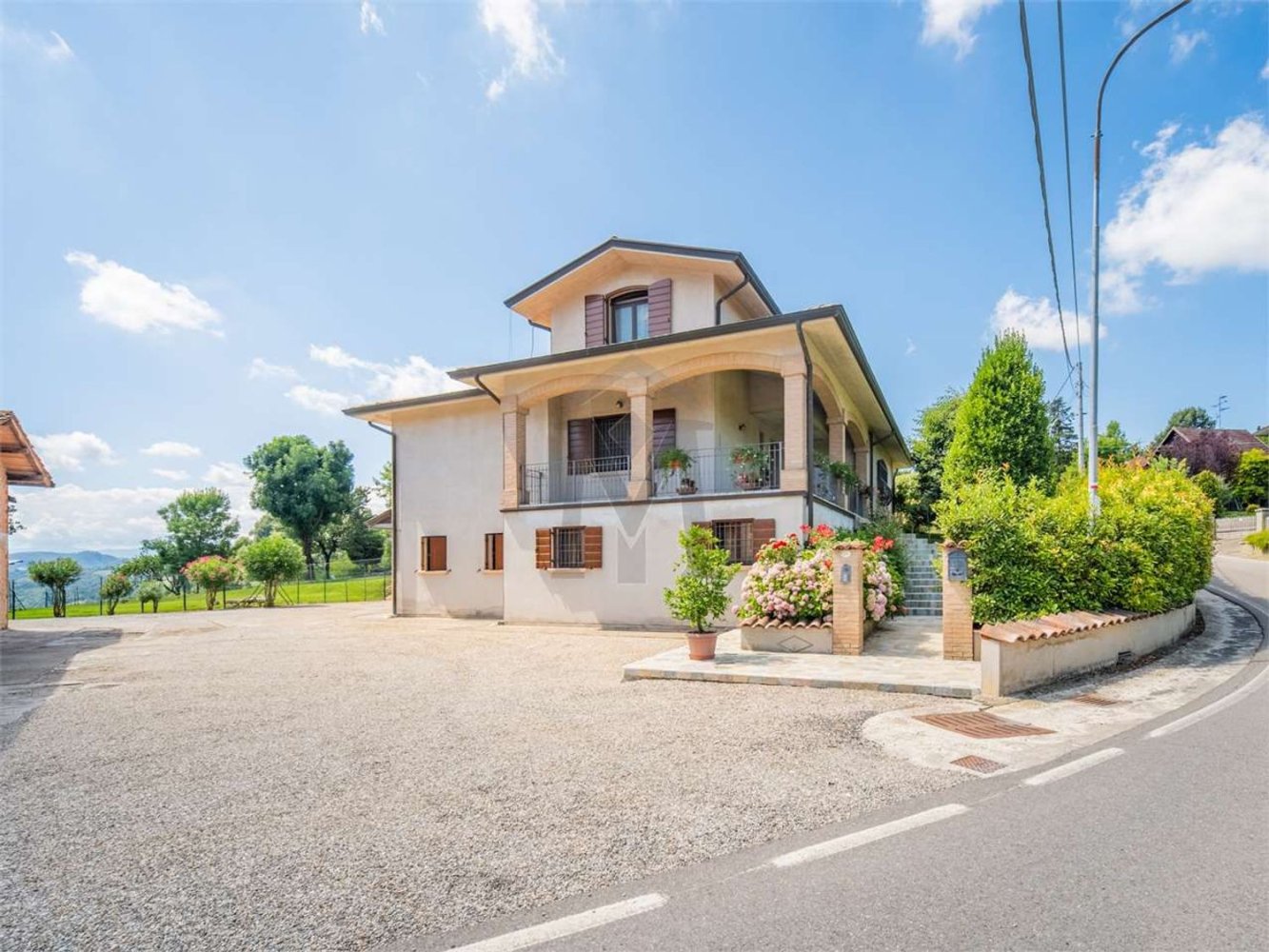 Villa de 11 habitaciónes en Viano, Italy No. 289747