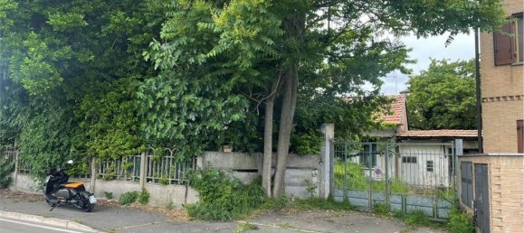 8 rooms House in Garbagnate Milanese, Italy No. 260632 8