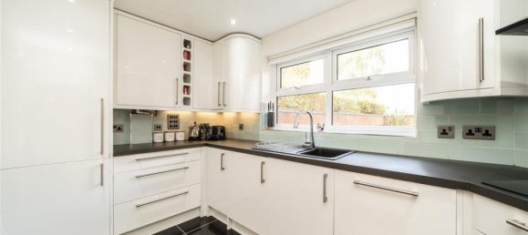 2 bedrooms Apartment in London, United Kingdom No. 12940 3