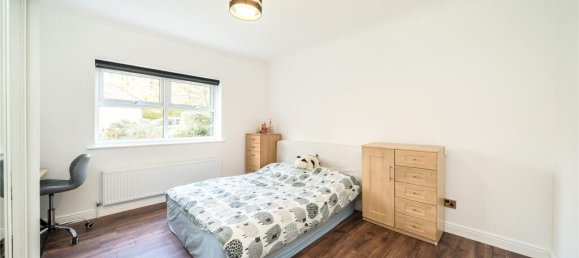 2 bedrooms Apartment in London, United Kingdom No. 12940 8