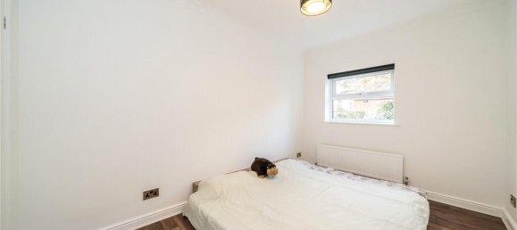 2 bedrooms Apartment in London, United Kingdom No. 12940 5