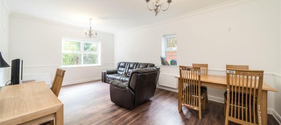 2 bedrooms Apartment in London, United Kingdom No. 12940 2