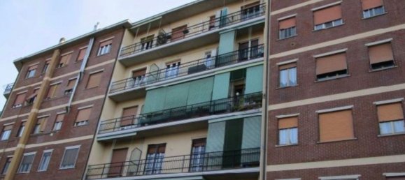 3 rooms Apartment in Carnate, Italy No. 133352 2