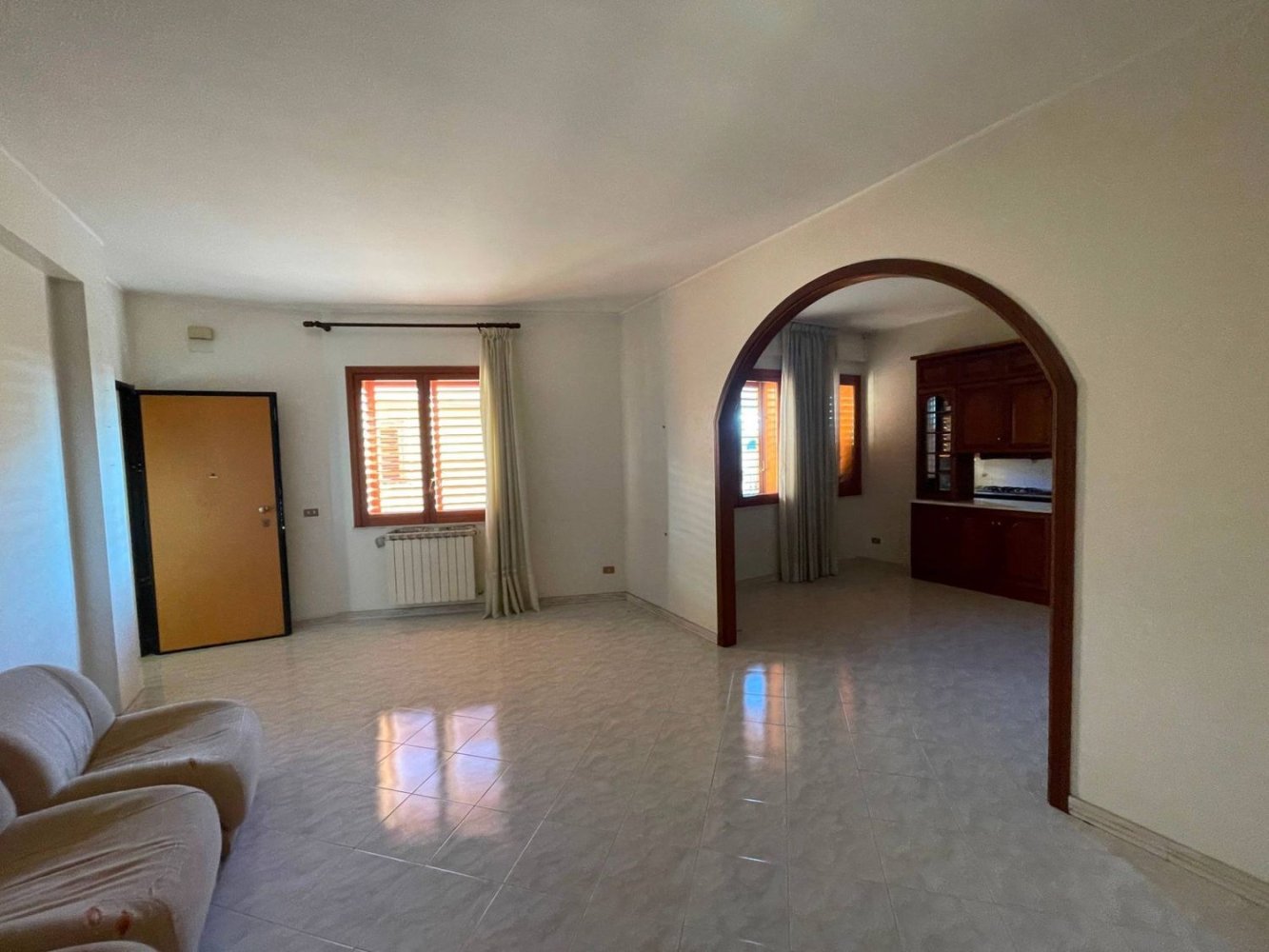 Квартира с 4 спальнями в Сиракузы, Италия № 331865