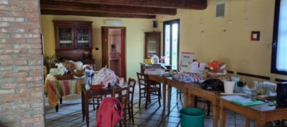 117870m² Commercial property in Ferrara, Italy No. 306859 6