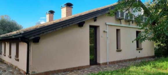 117870m² Commercial property in Ferrara, Italy No. 306859 10