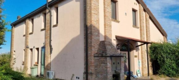 117870m² Commercial property in Ferrara, Italy No. 306859 3