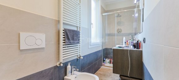 3-salle Appartement à Bologna, Italy No. 147274 9